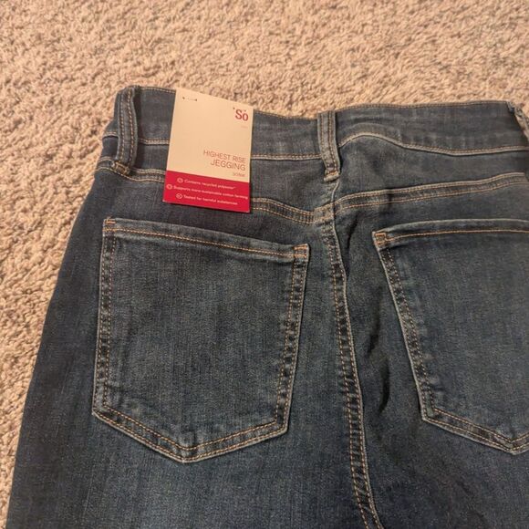 NWT SO High Rise Ultimate Jegging Denim | Juniors 3/26W | Medium Dark Wash - Picture 4 of 6